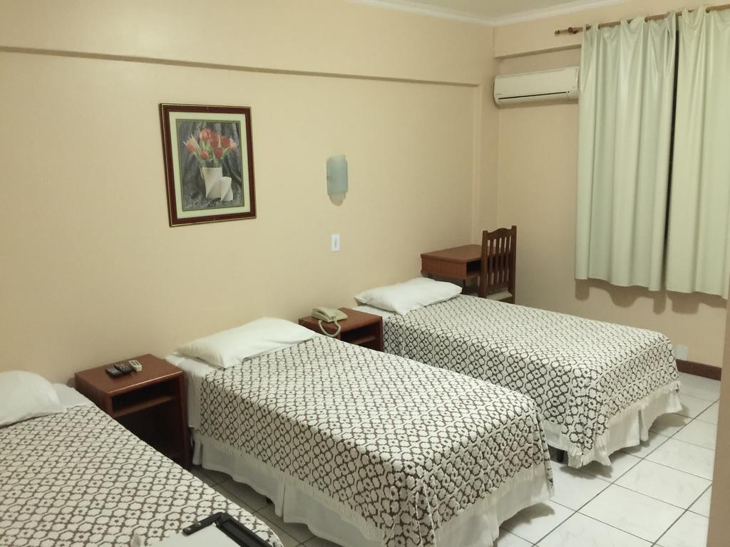 אורוגוואינה Fares Turis Hotel מראה חיצוני תמונה